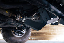 Cargar imagen en el visor de la galería, DV8 Offroad 21-22 Ford Bronco Rear Differential Skid Plate