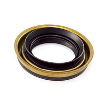 Cargar imagen en el visor de la galería, Omix NP231 Front Output Seal 87-06 Jeep Wrangler