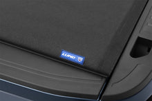 Cargar imagen en el visor de la galería, Lund 07-13 Toyota Tundra (6.5ft Bed) Genesis Tri-Fold Tonneau Cover - Black