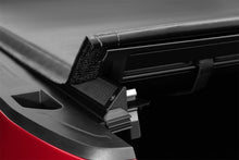 Cargar imagen en el visor de la galería, Lund 19-23 Chevrolet Silverado 1500 6.5ft Bed Genesis Roll Up Tonneau - Black