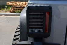 Cargar imagen en el visor de la galería, DV8 Offroad 07-18 Jeep Wrangler JK Horizontal LED Tail Light