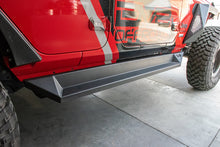Cargar imagen en el visor de la galería, DV8 Offroad 2018+ Jeep Wrangler JL Plated Side Step Slider