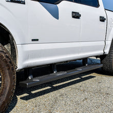 Cargar imagen en el visor de la galería, Westin Ram 15-21 Ford F-150 / 17-21 Ford F-250 &amp; F350 Crew Cab R5 XD Nerf Step Bars - Black