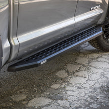 Cargar imagen en el visor de la galería, Go Rhino 2022 Toyota Tundra Crew Max 4dr RB20 Kit w/RB20 Running Board + Brkts - Tex. Blk
