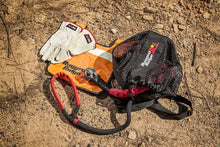 Cargar imagen en el visor de la galería, Rugged Ridge Premium Recovery Kit with Mesh Bag