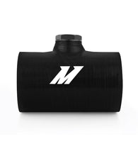 Cargar imagen en el visor de la galería, Mishimoto 2.5in Black Silicone Coupler w/ 1/8in NPT Bung