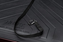 Cargar imagen en el visor de la galería, Roll-N-Lock 2019 Chevrolet Silverado 1500 SB 77-3/4in A-Series Retractable Tonneau Cover