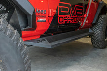 Cargar imagen en el visor de la galería, DV8 Offroad 2018+ Jeep Wrangler JL Plated Side Step Slider
