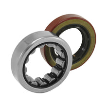 Cargar imagen en el visor de la galería, Yukon Gear R1563TAV Axle Bearing and Seal Kit / Torringtonbrand / 2.250in OD / 1.400in ID