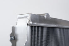 Cargar imagen en el visor de la galería, CSF 95-04 Toyota Tacoma (2.7/3.4L) Heavy Duty All-Aluminum Radiator