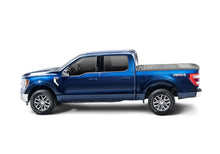 Cargar imagen en el visor de la galería, UnderCover 2021+ Ford F-150 Crew Cab 5.5ft Ultra Flex Bed Cover