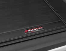 Cargar imagen en el visor de la galería, Roll-N-Lock 2020 Jeep Gladiator 5ft bed M-Series Retractable Tonneau Cover