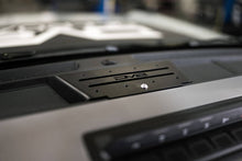 Cargar imagen en el visor de la galería, DV8 Offroad 21-23 Ford Bronco Digital Device Dash Mount