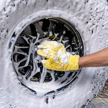 Cargar imagen en el visor de la galería, Chemical Guys The Stranger Helpful Handy Mitt