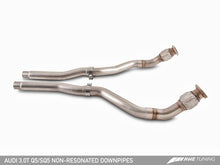 Cargar imagen en el visor de la galería, AWE Tuning Audi 8R SQ5 Touring Edition Exhaust - Quad Outlet Chrome Silver Tips