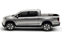 Cargar imagen en el visor de la galería, UnderCover 17-20 Honda Ridgeline 5ft Flex Bed Cover