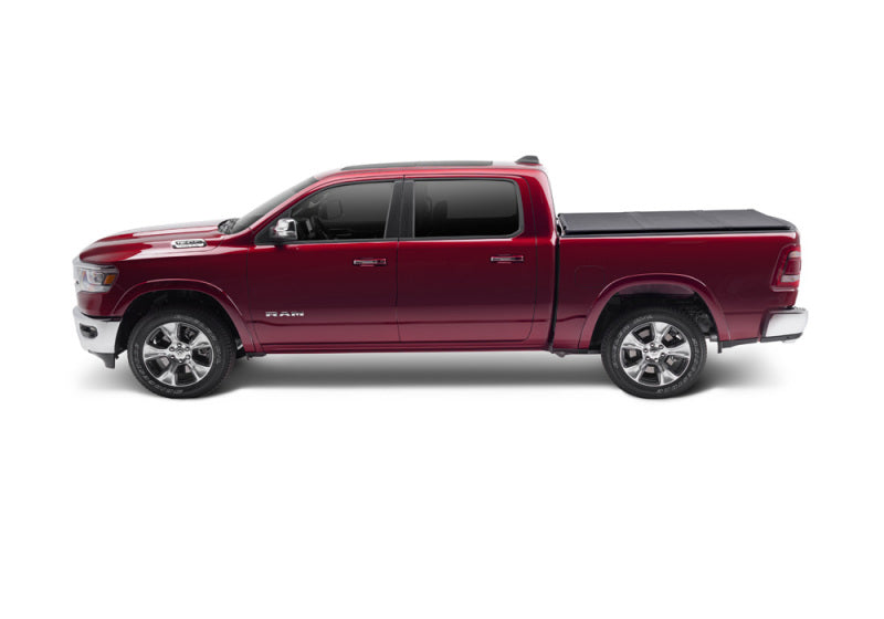 Extang 19-20 Dodge Ram (5 ft 7 in) with multifunction (split) tailgate Solid Fold 2.0