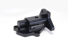 Cargar imagen en el visor de la galería, Skunk2 Honda/Acura B-Series VTEC Black Anodized Billet Solenoid