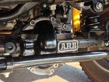 Cargar imagen en el visor de la galería, ARB Diff Cover D44 Blk