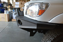 Load image into Gallery viewer, DV8 Offroad 05-15 Toyota Tacoma Front Bumper