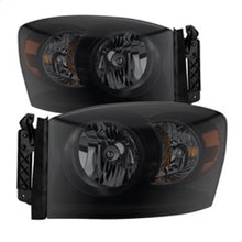 Cargar imagen en el visor de la galería, Xtune Dodge Ram 1500 06-08 Amber Crystal Headlights Black Smoked HD-JH-DR06-AM-BSM