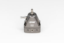 Cargar imagen en el visor de la galería, DeatschWerks DWR1000iL In-Line Adjustable Fuel Pressure Regulator - Titanium