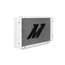 Cargar imagen en el visor de la galería, Mishimoto Universal 19 Row Dual Pass Oil Cooler