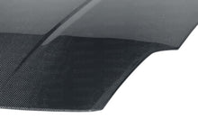 Cargar imagen en el visor de la galería, Seibon 02-06 Nissan 350Z OEM Carbon Fiber Hood