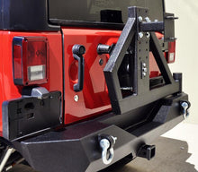 Cargar imagen en el visor de la galería, DV8 Offroad 07-18 Jeep Wrangler RS-2 Single Action Rear Bumper &amp; Tire Carrier w/ Bearing
