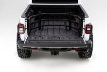 Cargar imagen en el visor de la galería, AMP Research 20-22 Jeep Gladiator (Does Not Work w/Tonneau Cvrs) BedXtender HD Sport - Black