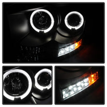 Cargar imagen en el visor de la galería, Spyder Dodge Ram 1500 06-08/Ram 2500 06-09 Projector Headlights LED Halo LED Blk PRO-YD-DR06-HL-BK