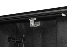 Cargar imagen en el visor de la galería, Retrax 17-18 Super Duty F-250-350 Short Bed PowertraxPRO MX