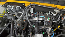 Cargar imagen en el visor de la galería, J&amp;L 2021-2024 Ford Bronco 2.7L 3.0 Oil Separator Passenger Side- Clear Anodized