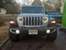 Cargar imagen en el visor de la galería, Oracle Jeep JL/Gladiator JT Oculus Bi-LED Projector Headlights - Amber/White Switchback