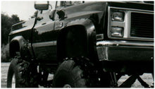 Cargar imagen en el visor de la galería, Bushwacker 81-91 Chevy Blazer Cutout Style Flares 2pc - Black