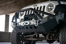 Cargar imagen en el visor de la galería, DV8 Offroad 07-18 Jeep Wrangler JK/JL FS-8 Mid Length Steel Front Bumper w/ LED Lights