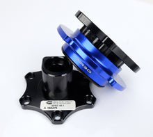 Cargar imagen en el visor de la galería, NRG Race Short Hub Datsun - Black Body Blue Ring