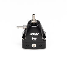 Cargar imagen en el visor de la galería, DeatschWerks DWR1000iL In-Line Adjustable Fuel Pressure Regulator - Black