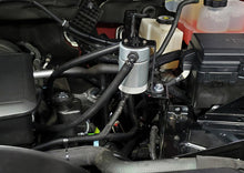 Cargar imagen en el visor de la galería, J&amp;L 20-24 Chevy Silverado/GMC Sierra 2500/3500 6.6L Drivers Side Oil Separator 3.0 - Clear Anodi