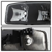 Cargar imagen en el visor de la galería, xTune GMC Sierra 99-06 /Yukon 00-06 Crystal Headlights &amp; Bumper Lights - Black HD-JH-GS99-AM-SET-BK