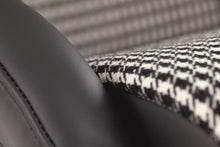 Cargar imagen en el visor de la galería, Recaro Classic LX Seat - Black Leather/Pepita Fabric