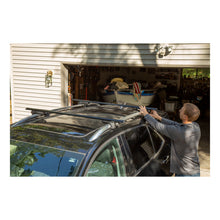 Cargar imagen en el visor de la galería, Curt 53-3/8in Aluminum Universal Roof Rack Crossbars