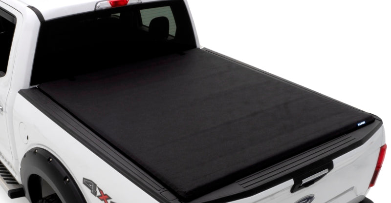 Lund 04-12 Chevy Colorado (5ft. Bed) Genesis Roll Up Tonneau Cover - Black