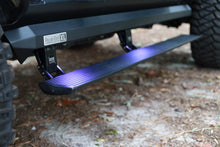 Cargar imagen en el visor de la galería, AMP Research 20-24 Jeep JT Gladiator (Launch/Overlnd/Rubicon/Sport/Sport S) PowerStep XL - Black