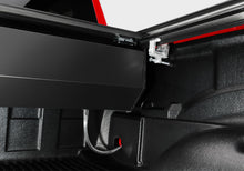 Cargar imagen en el visor de la galería, Retrax 15-18 F-150 Super Crew &amp; Super Cab 5.5ft Bed RetraxPRO XR