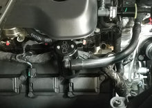 Cargar imagen en el visor de la galería, J&amp;L 2019-2024 Dodge Ram 1500 5.7L Oil Separator 3.0 Passenger Side - Black Anodized