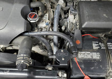 Cargar imagen en el visor de la galería, J&amp;L 07-21 Toyota Tundra 5.7L Driver Side Oil Separator 3.0 - Black Anodized