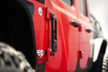 Cargar imagen en el visor de la galería, DV8 Offroad 07-23 Jeep Gladiator/Wrangler JT/JK/JL Hinge Mounted Step