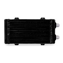 Cargar imagen en el visor de la galería, Mishimoto Universal Small Bar and Plate Dual Pass Black Oil Cooler