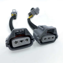 Cargar imagen en el visor de la galería, AlphaRex 16-20 Toyota Tacoma TRD Wiring Adapter AlphaRex Projector Headlight Converter